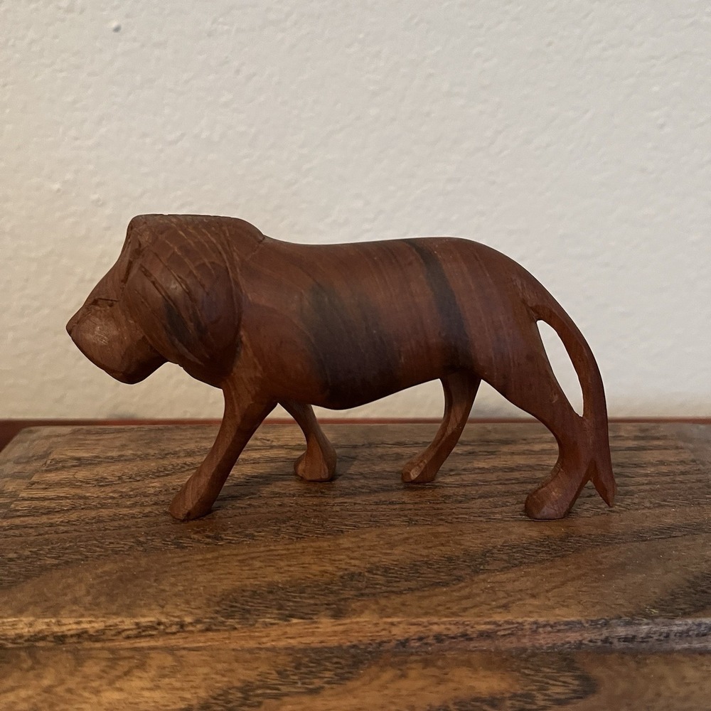 Vintage Hand‎ Carved Wooden Lion Sculpture Safari Figurine Folk Art 5 Inch